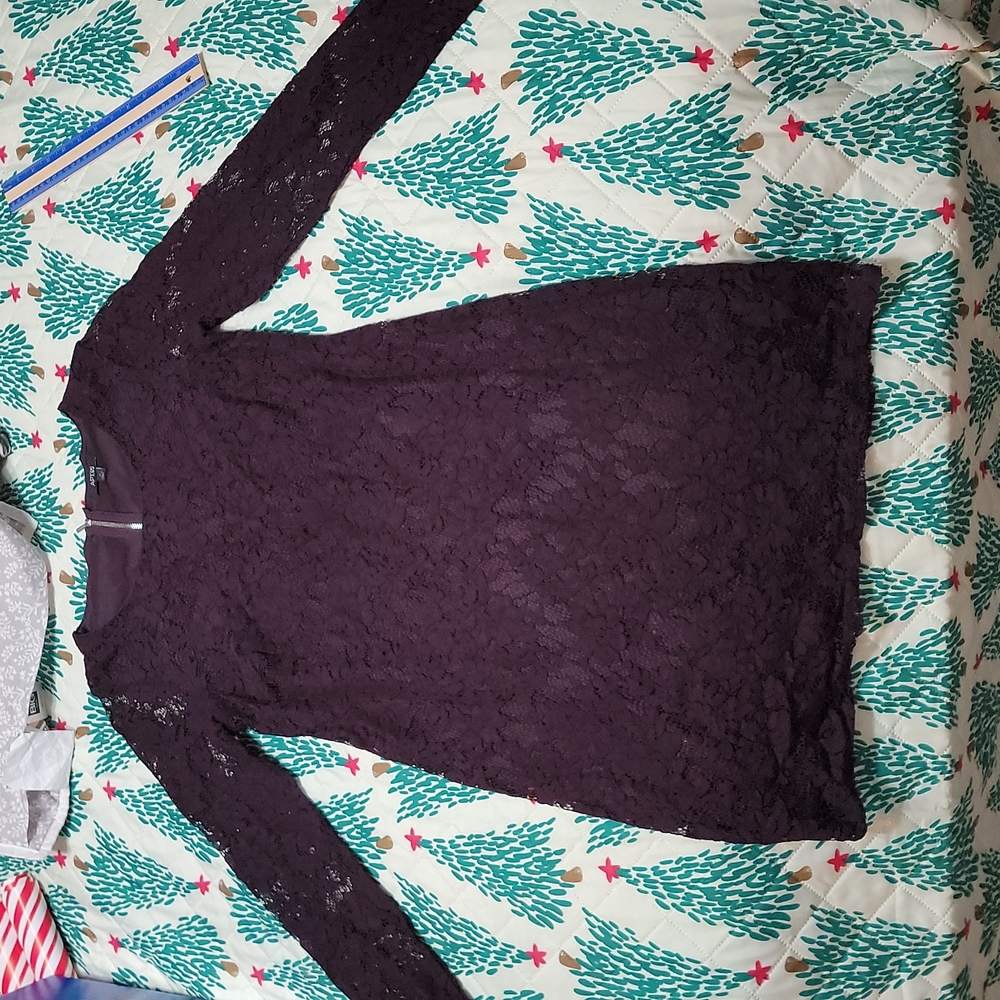 Great dress for holiday party! Size 2 apt 9 maroon lace dress